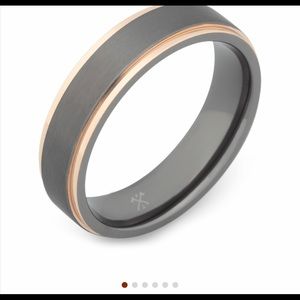 Men’s wedding ring size 8